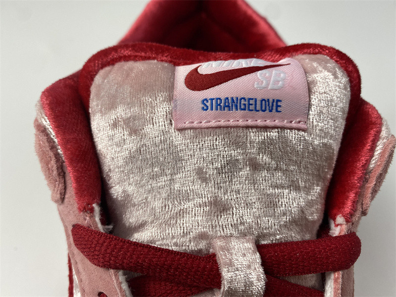 strangelove x dunk low sb 