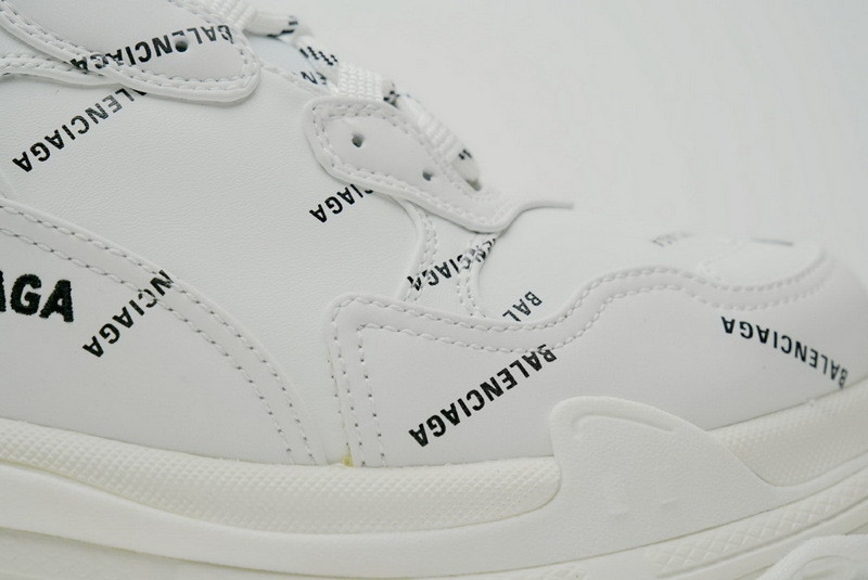 Ba*len*cia*ga triple s