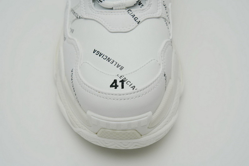 Ba*len*cia*ga triple s