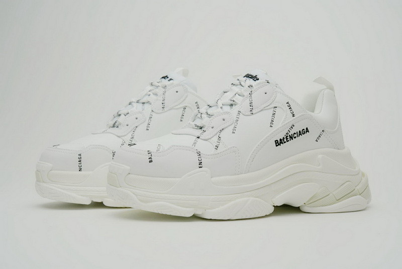 Ba*len*cia*ga triple s