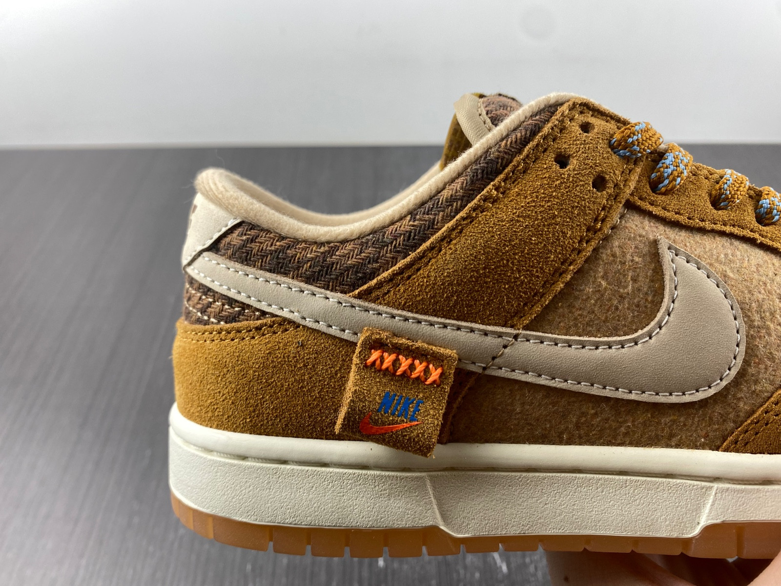 nike dunk low se teddy bear parline dz5350-288