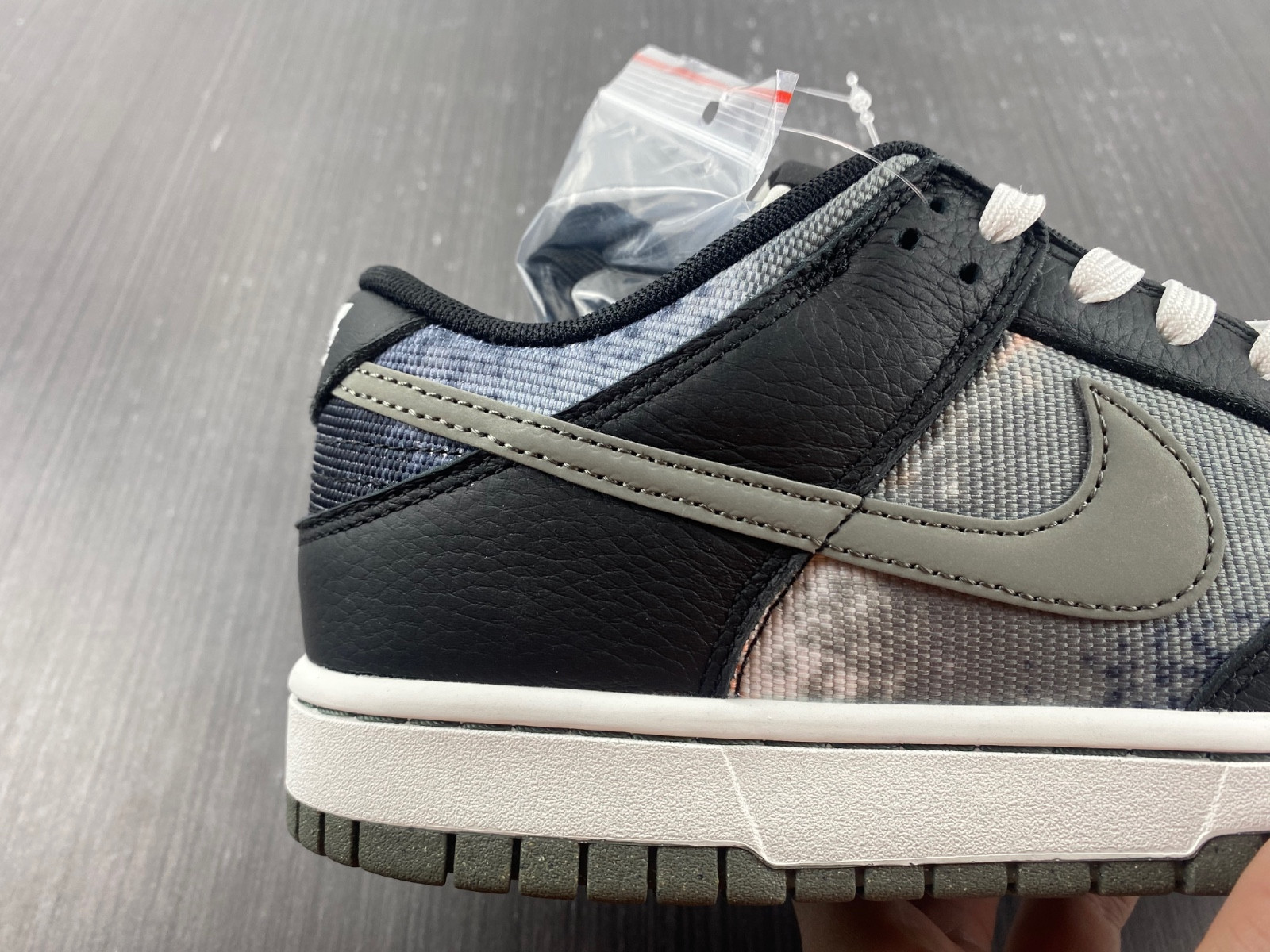 nike dunk low graffiti black red - dm0108-001