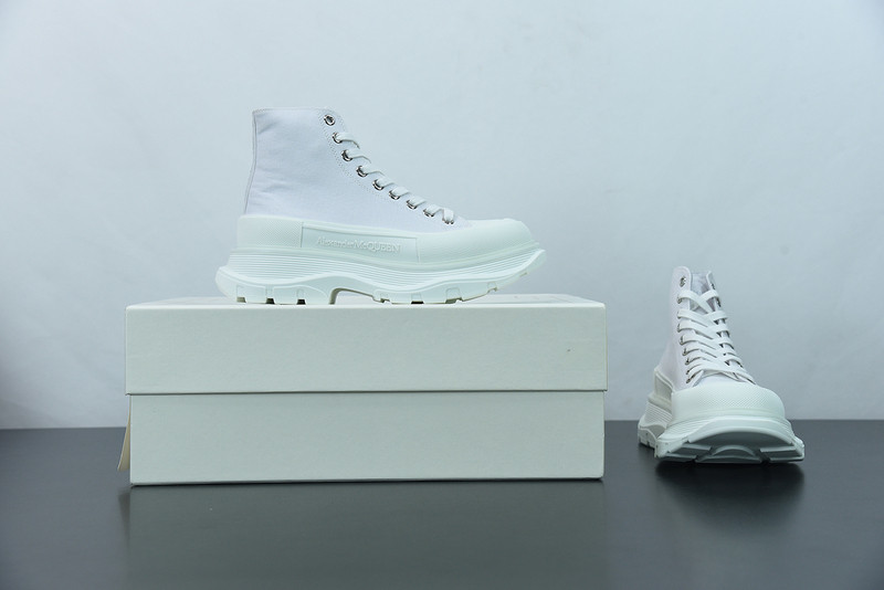 alex mcq tread slick boot in white