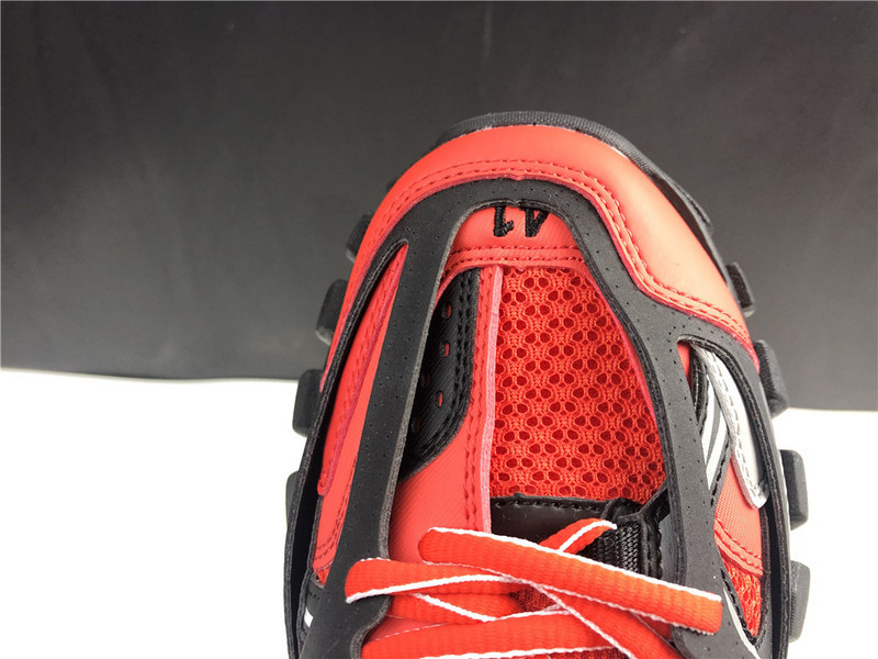 Ba*len*cia*ga track red with black