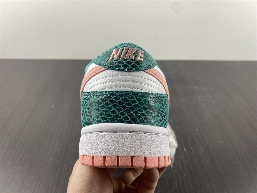 nike dunk low green snakeskin dr8577-300