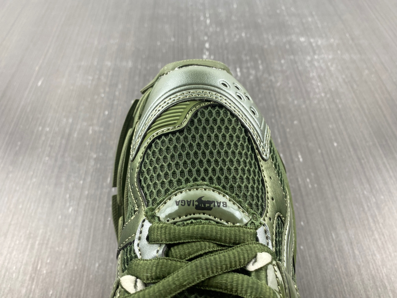 Ba*len*cia*ga runner sneaker