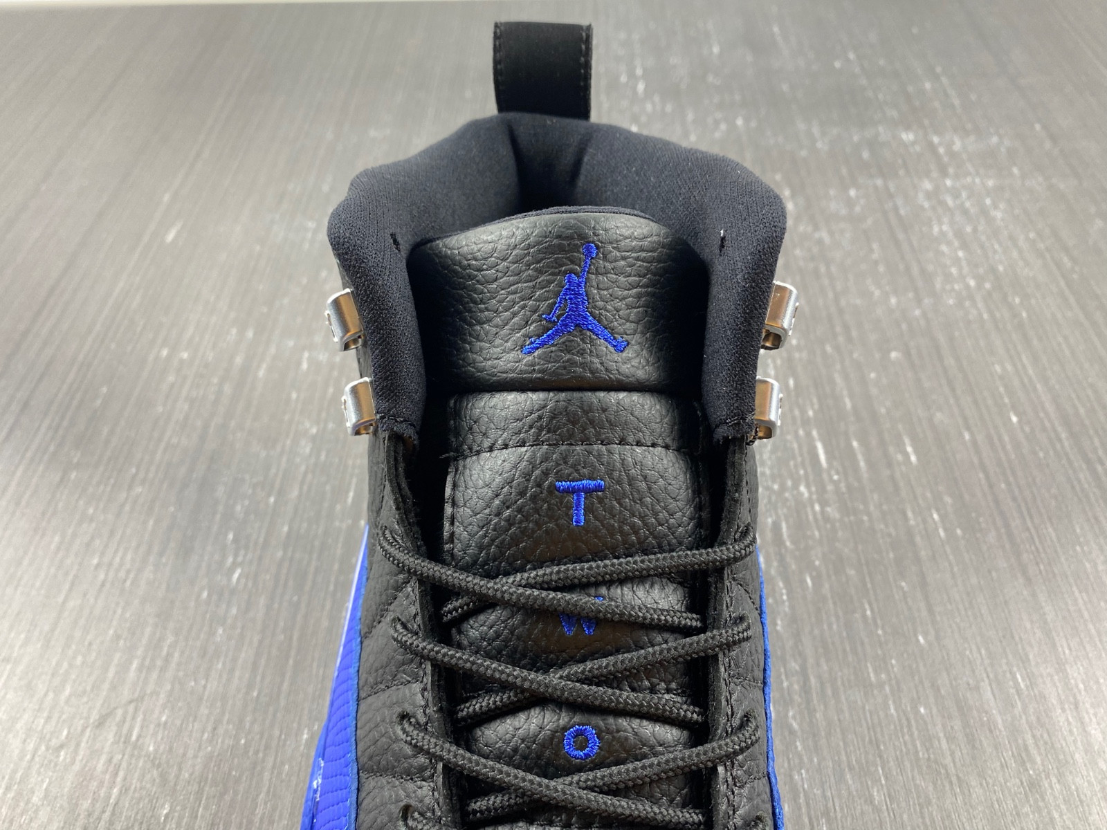 jordan 12 retro hyper royal (w) - ao6068-004