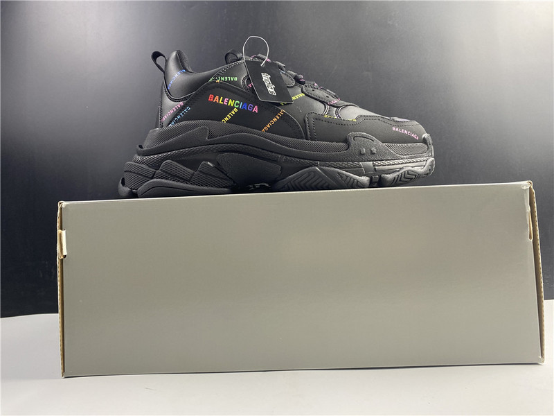 Ba*len*cia*ga triple s