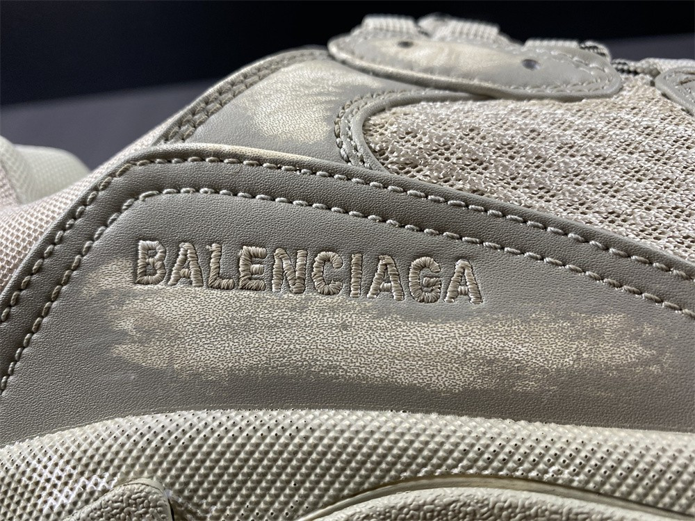 Ba*len*cia*ga triple s cream -colored sneaker