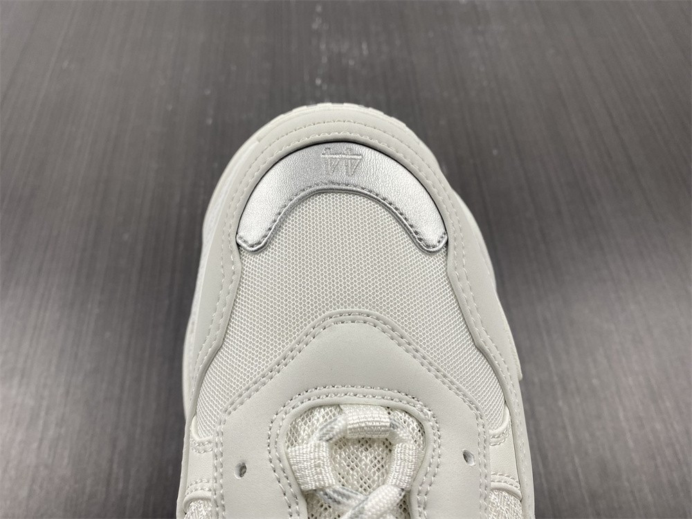 Ba*len*cia*ga triple s