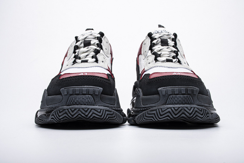 Ba*len*cia*ga triple s