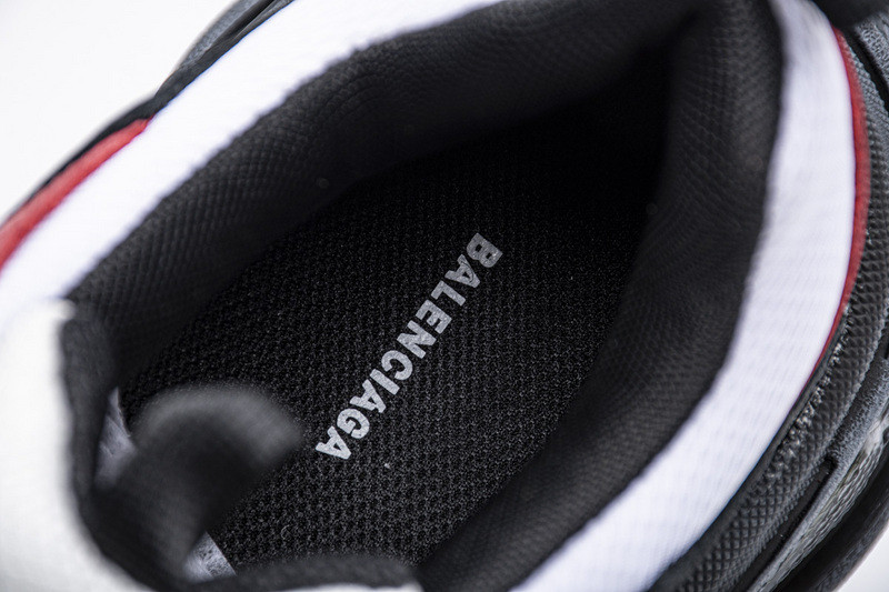 Ba*len*cia*ga triple s