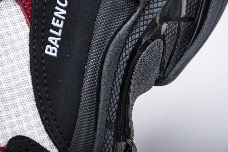 Ba*len*cia*ga triple s