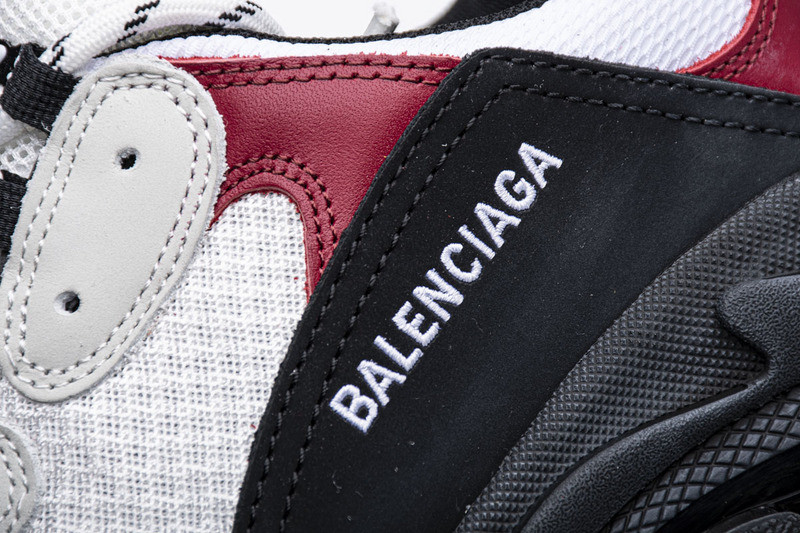 Ba*len*cia*ga triple s