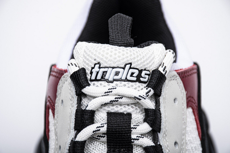 Ba*len*cia*ga triple s