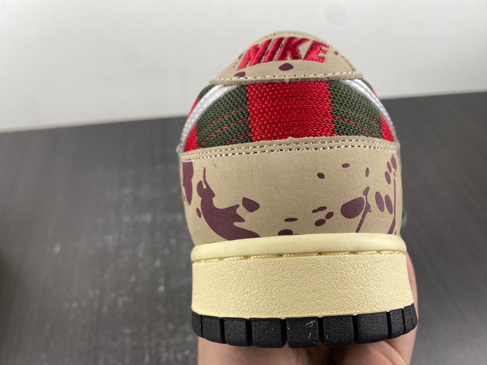 nike dunk sb low freddy krueger - 313170-202