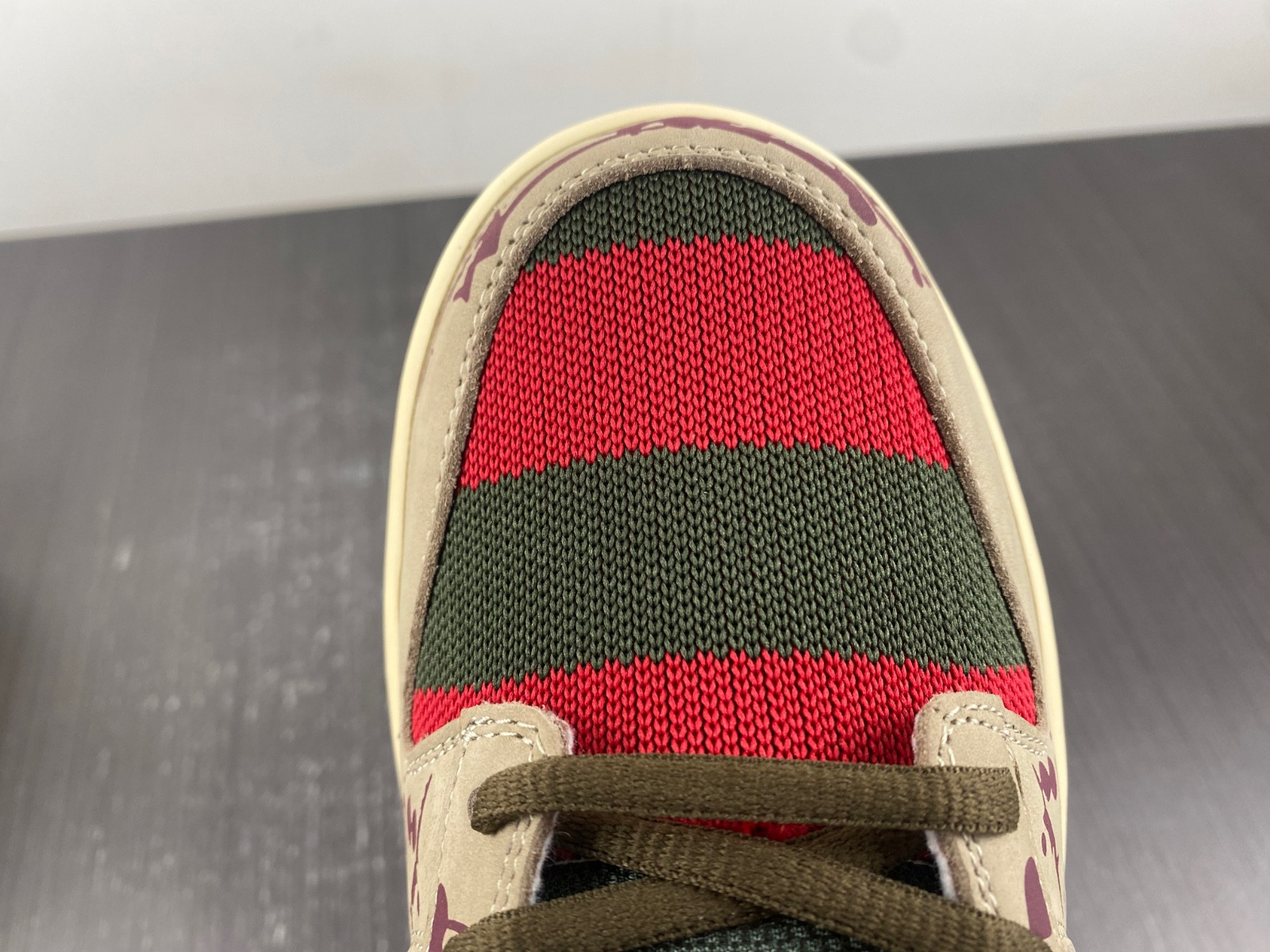 nike dunk sb low freddy krueger - 313170-202