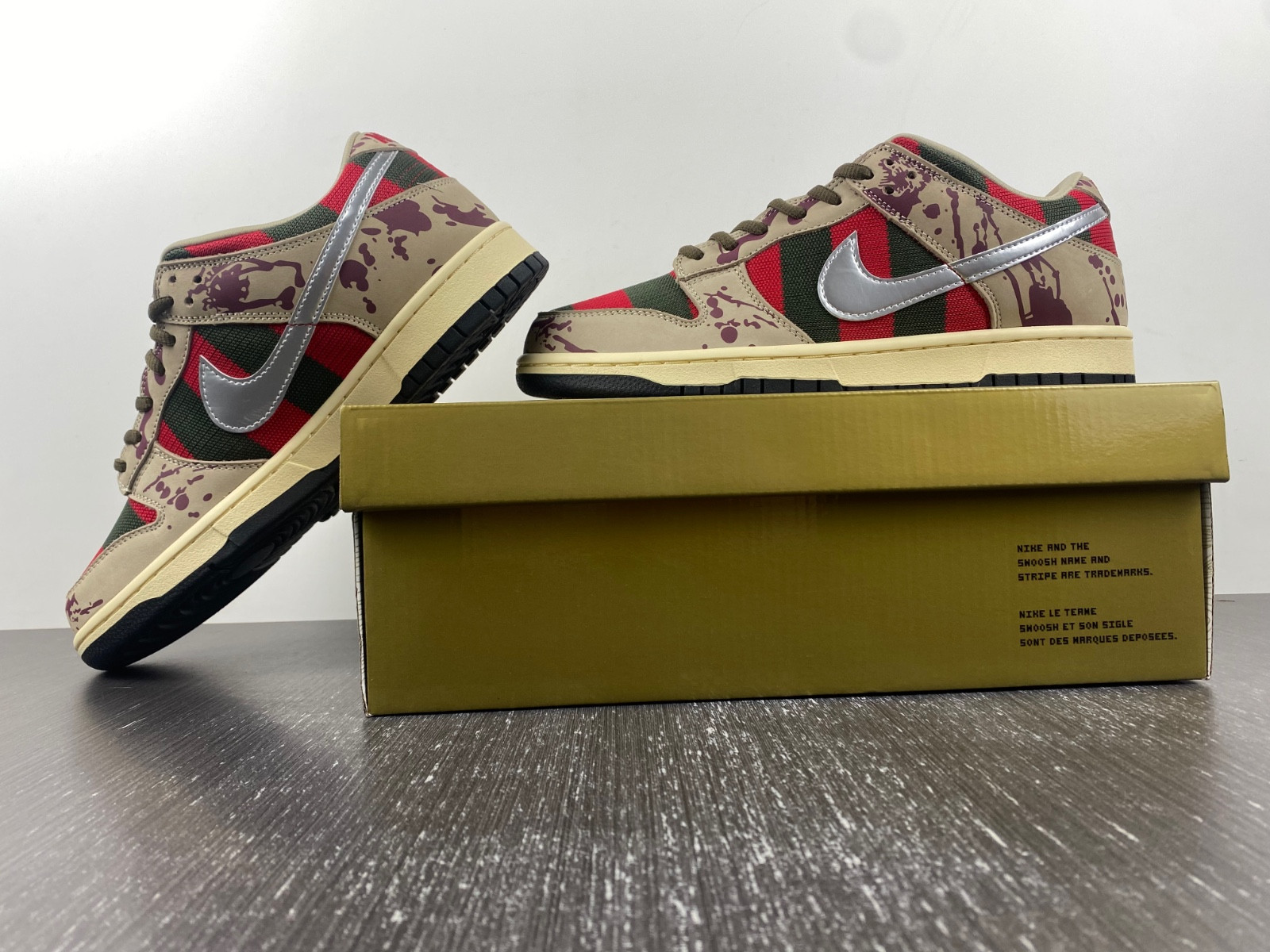 nike dunk sb low freddy krueger - 313170-202