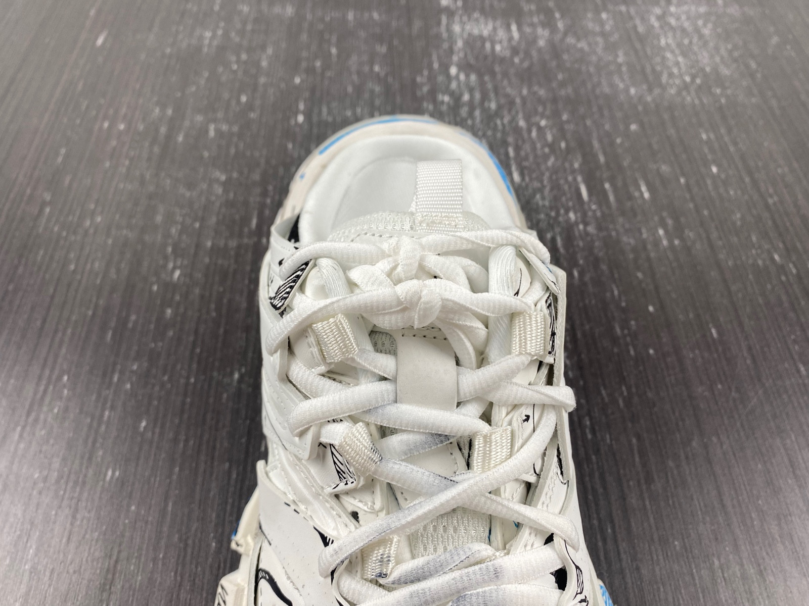 Ba*len*cia*ga track mule