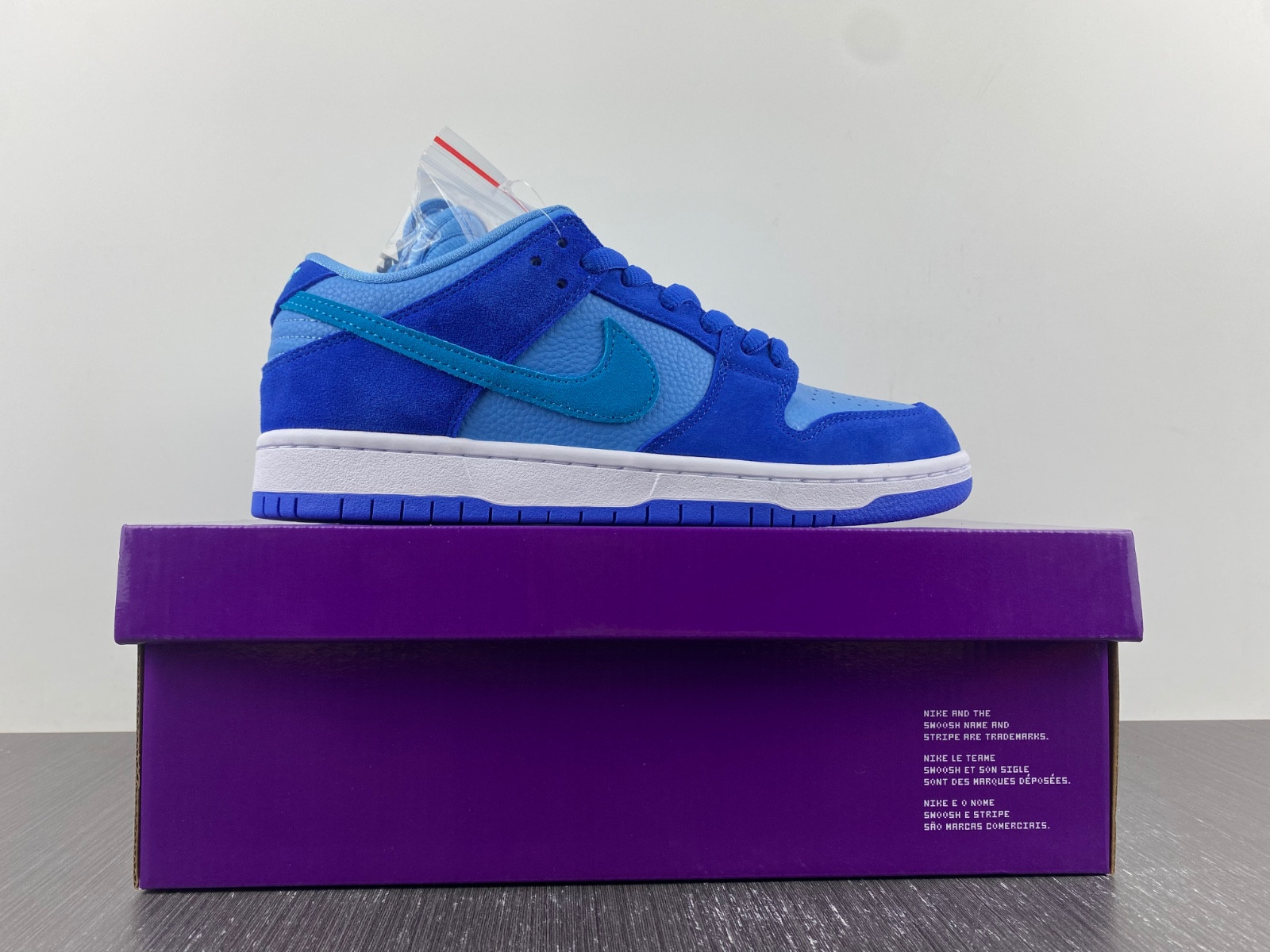 nike sb dunk low blue raspberry - dm0807-400