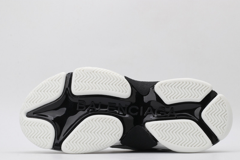 Ba*len*cia*ga triple s