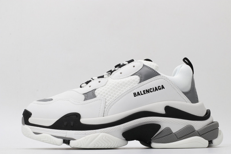 Ba*len*cia*ga triple s