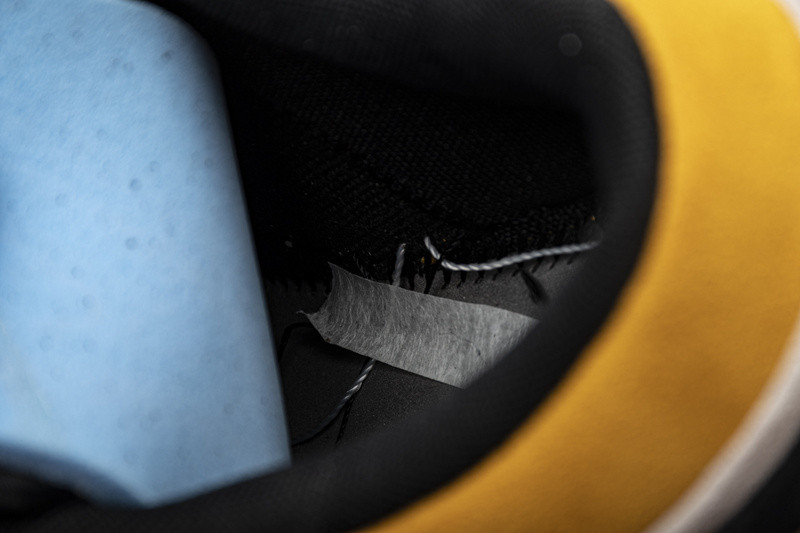 jordan 1 low sail university gold black 553558-127