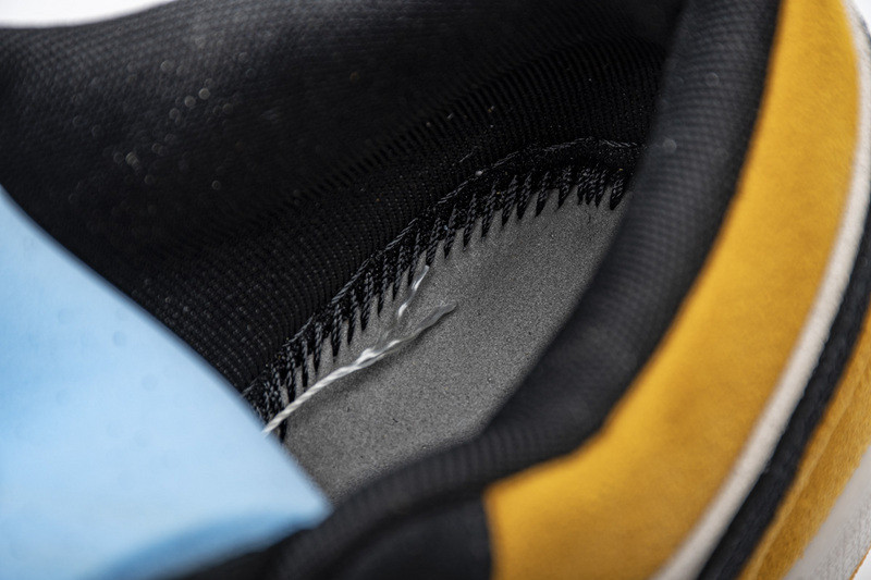 jordan 1 low sail university gold black 553558-127