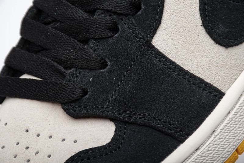 jordan 1 low sail university gold black 553558-127