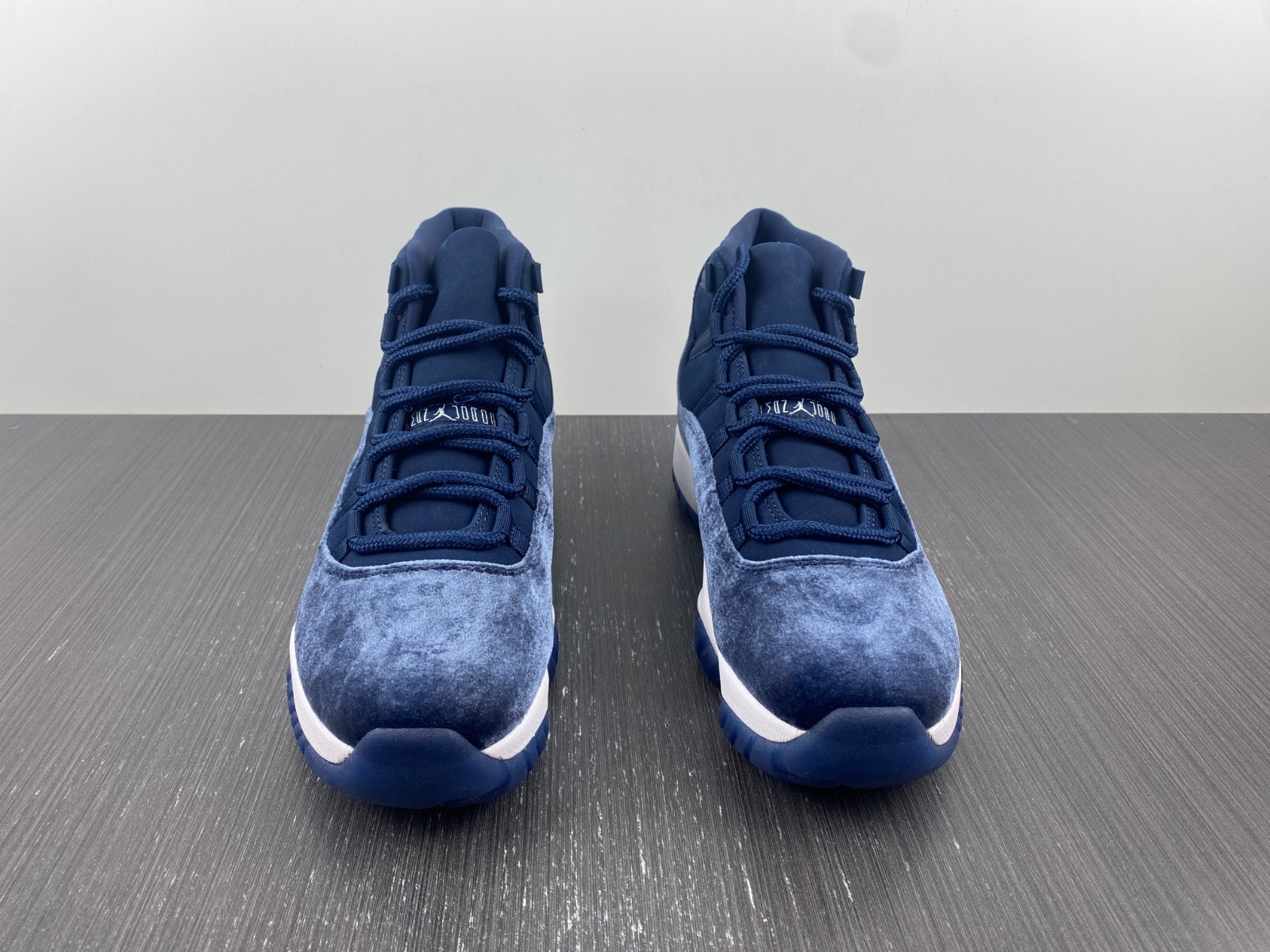 air jordan 11 midnight navy metallic silver white ar0715-441