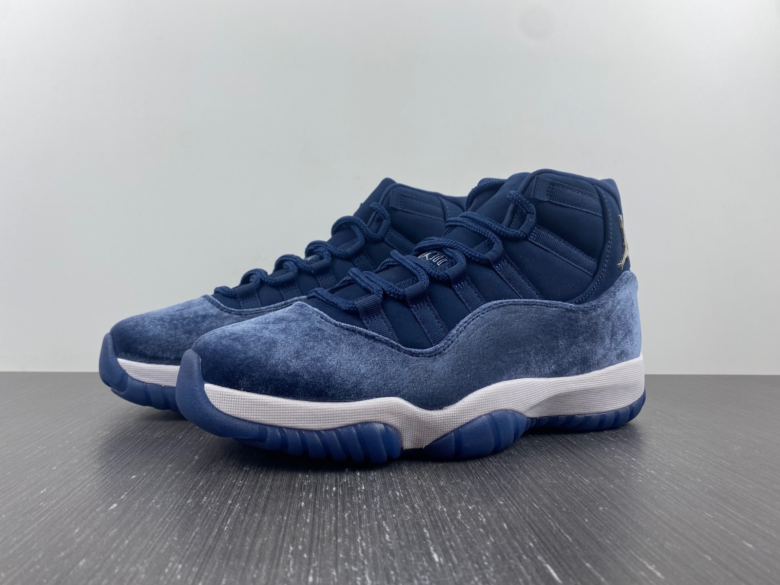 air jordan 11 midnight navy metallic silver white ar0715-441