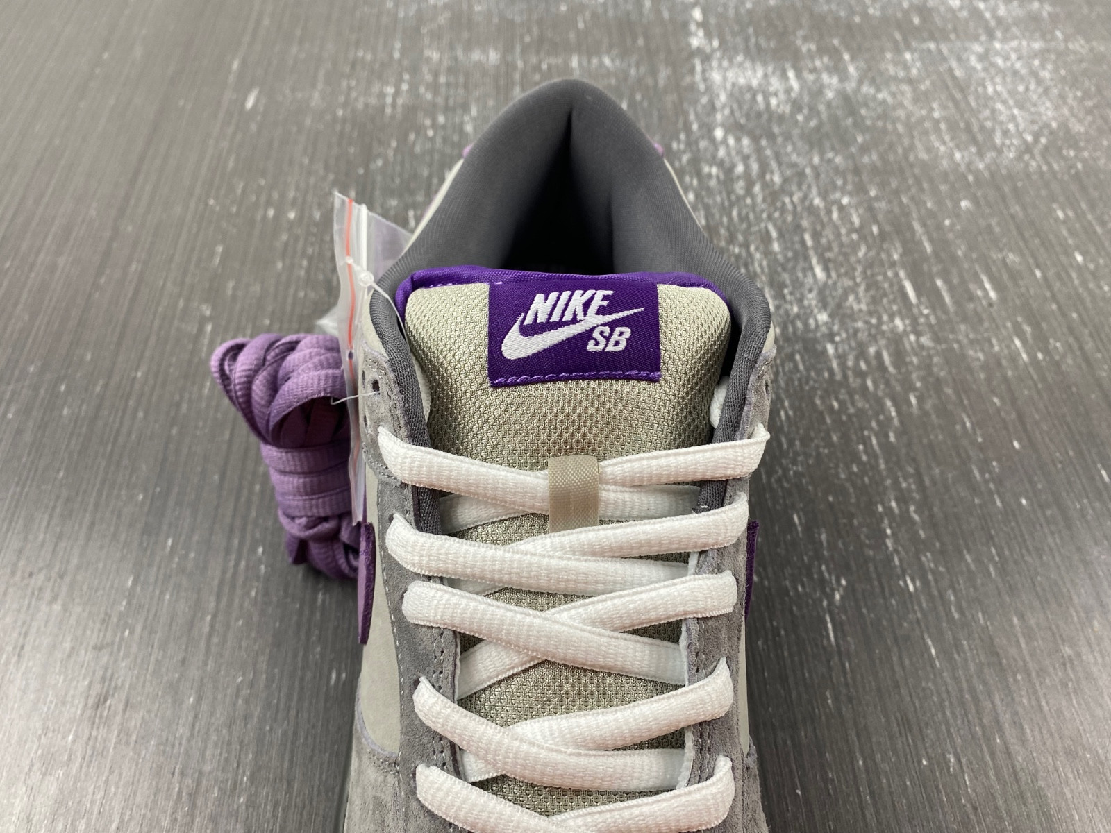 dunk sb low purple pigeon 304292-051
