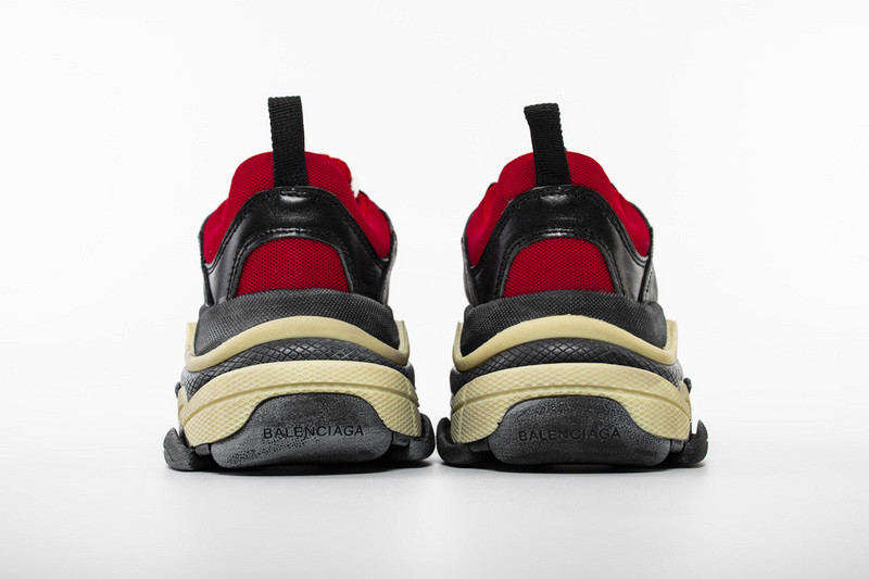 Ba*len*cia*ga triple s red/ black