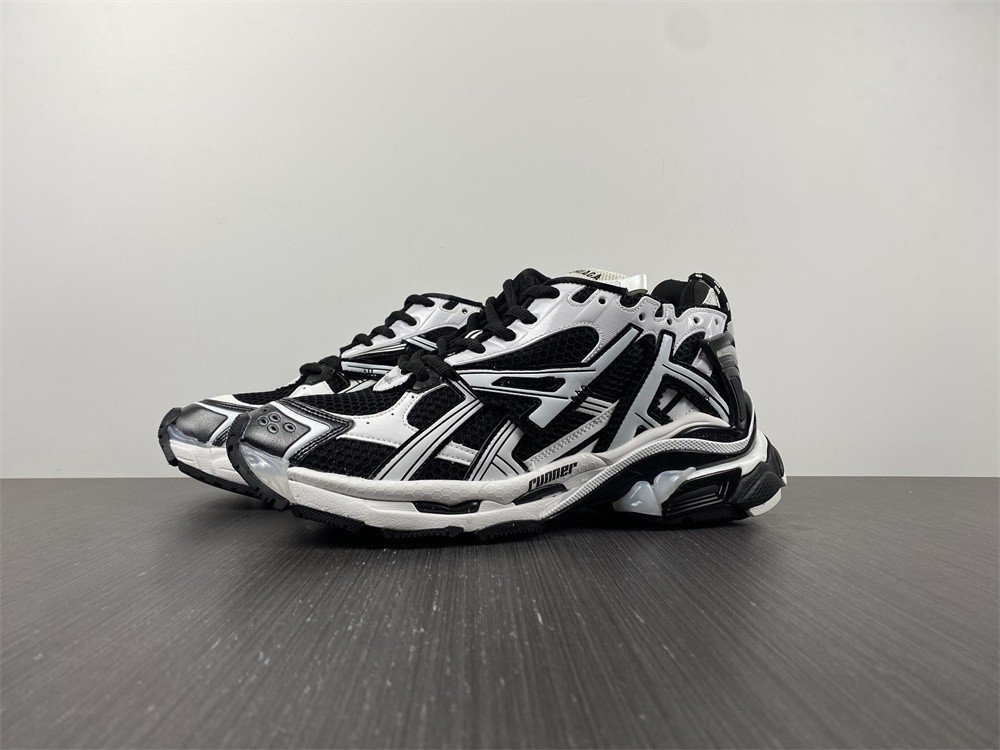 Ba*len*cia*ga runner sneaker 677403w3rb29010