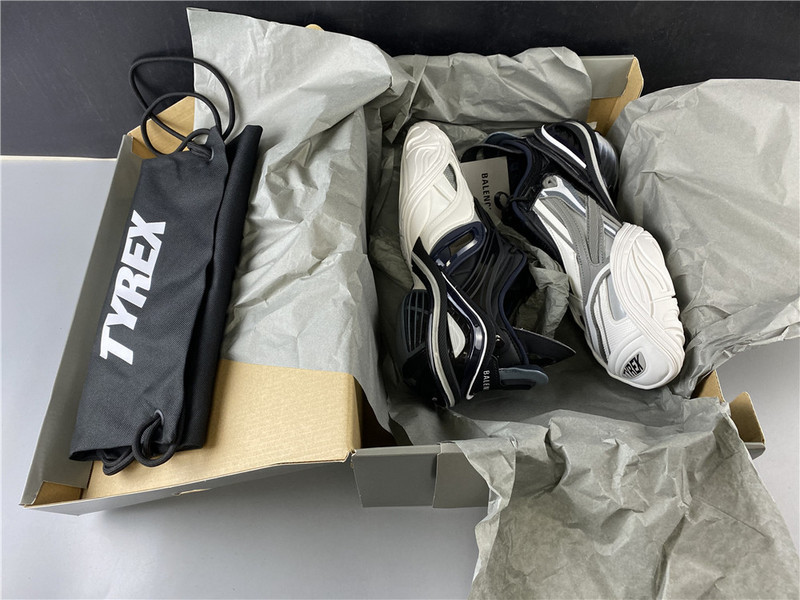 Ba*len*cia*ga 5.0 20ss runway