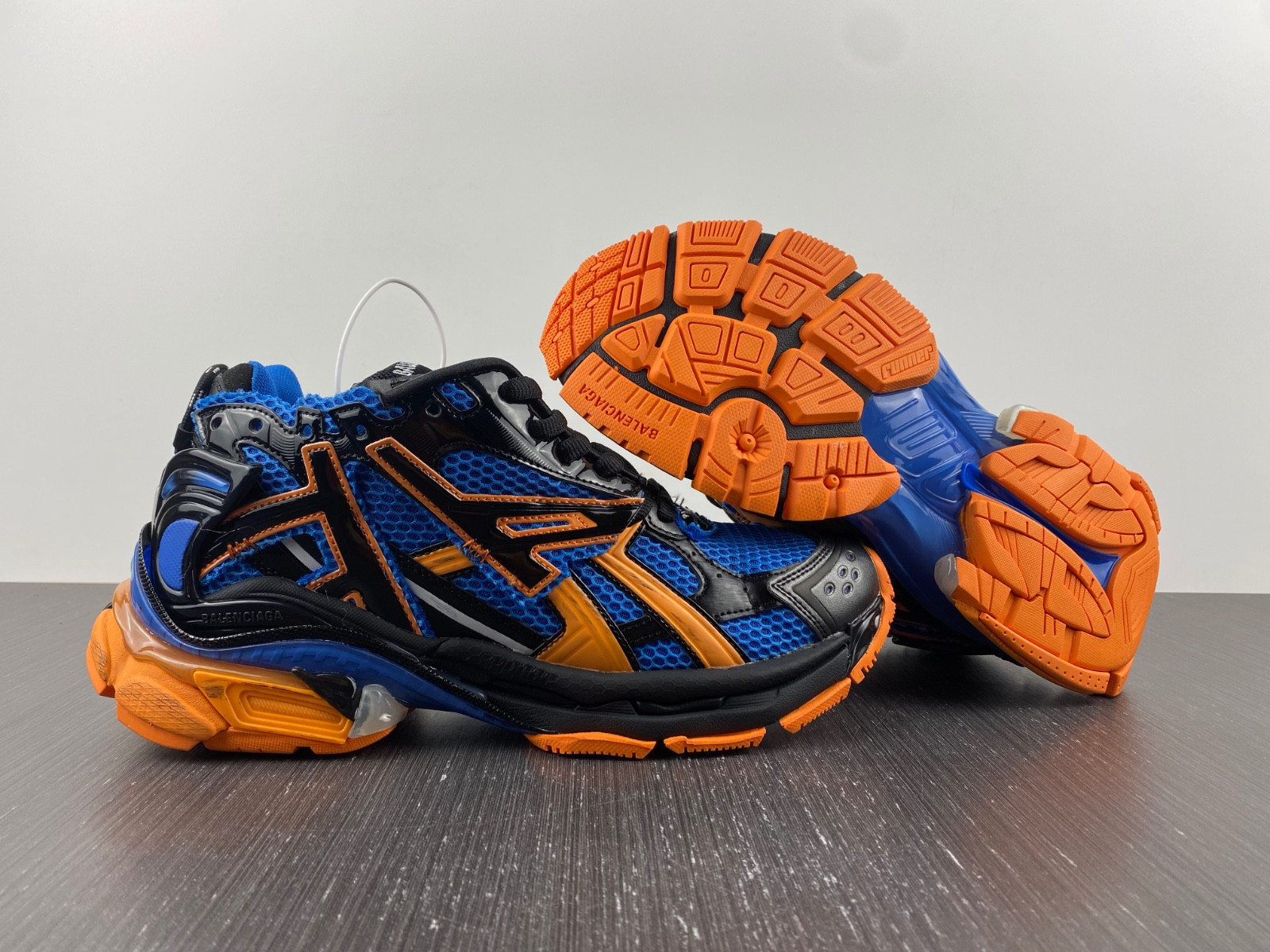 Ba*len*cia*ga runner sneaker