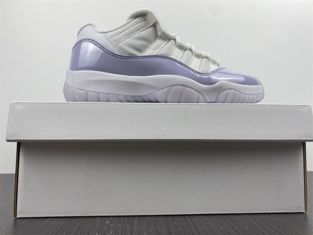 air jordan 11 low “pure violet” ah7860-101