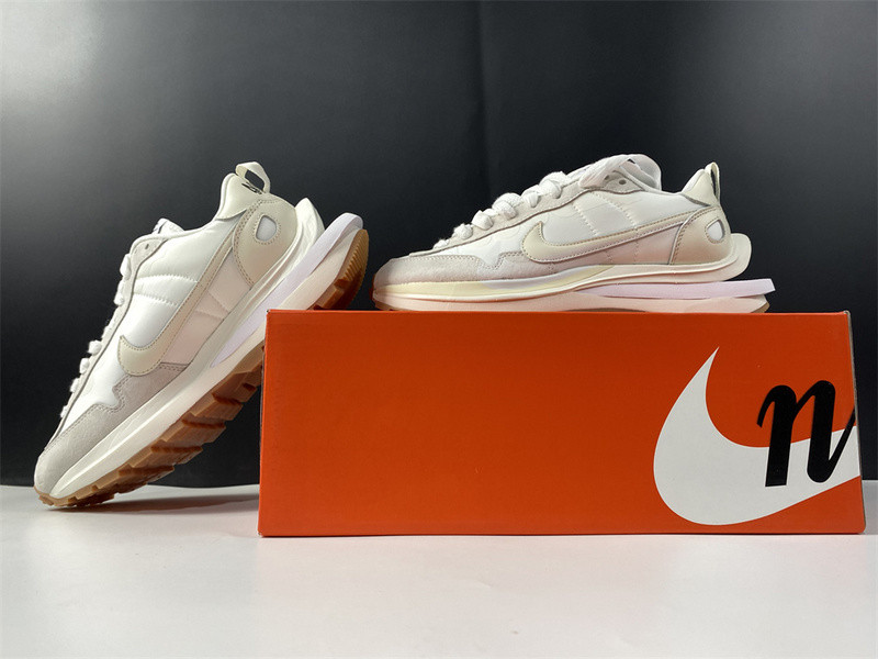 sacai x nike vaporwaffle 3.0 dd1875-100