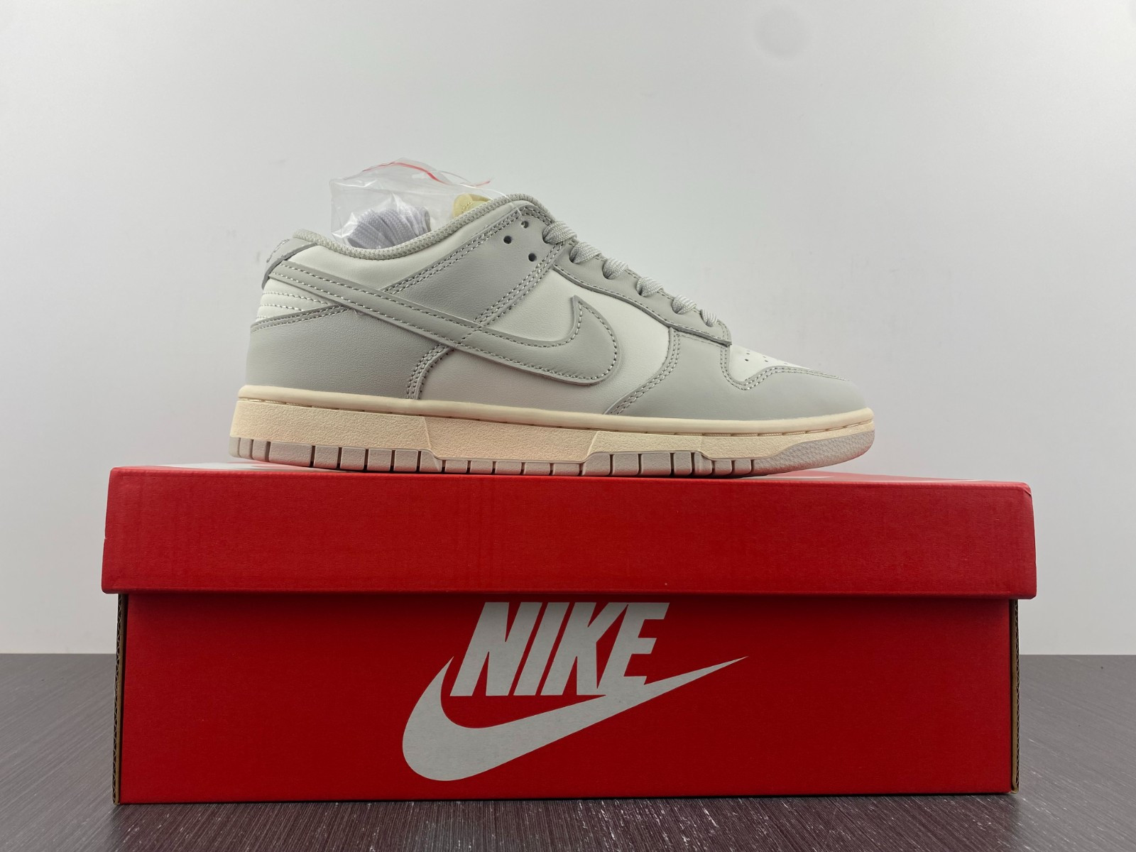 nike dunk low sail light bone (w) - dd1503-107