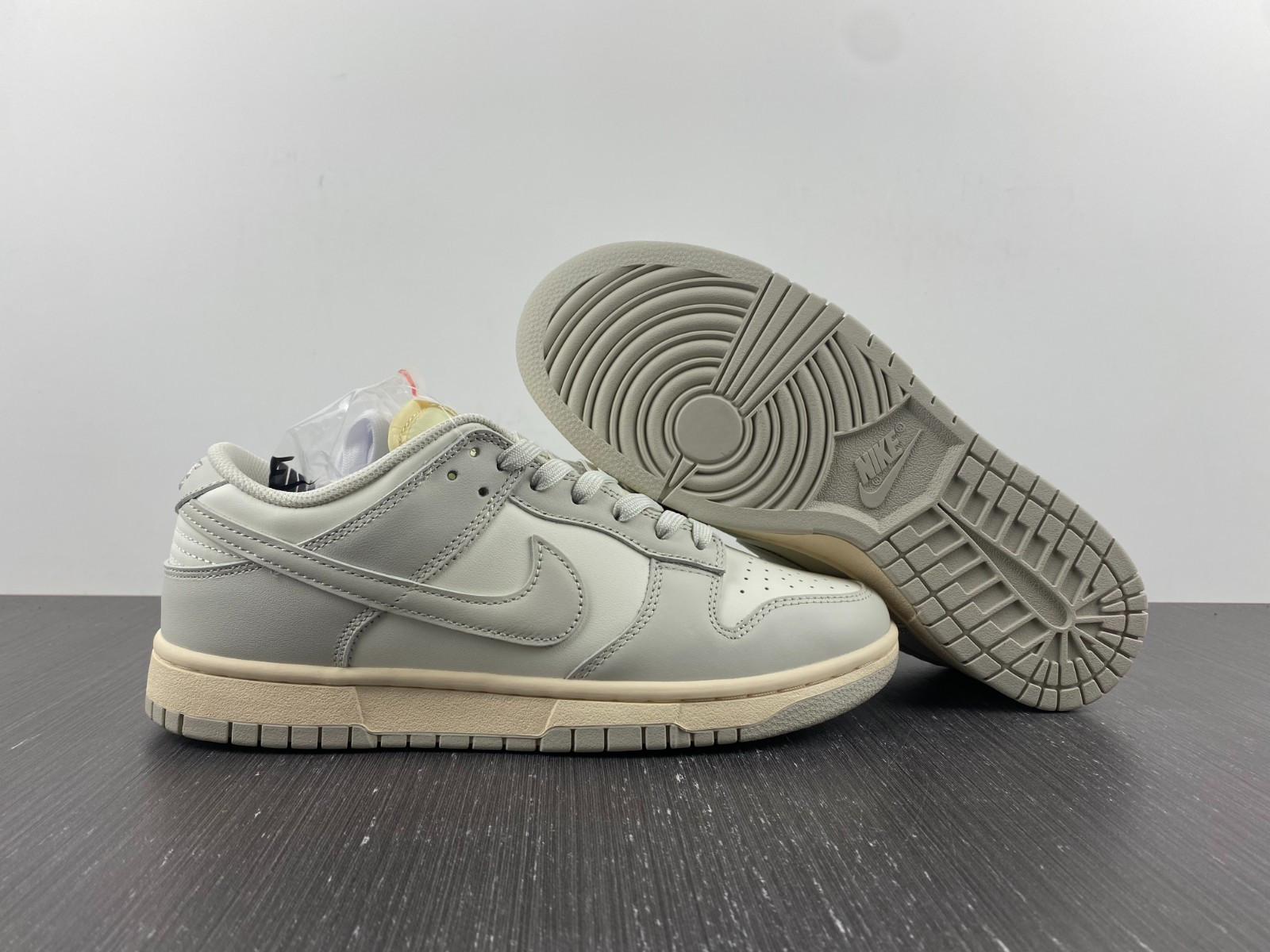 nike dunk low sail light bone (w) - dd1503-107
