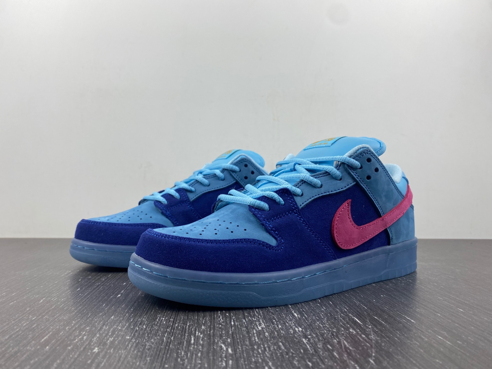 nike sb dunk low run the jewels - do9404-400