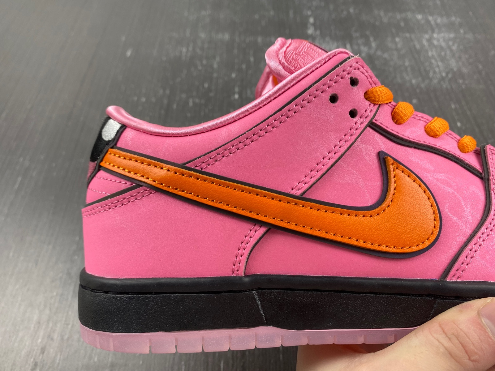 the powerpuff girls x nike sb dunk low blossom fd2631-600