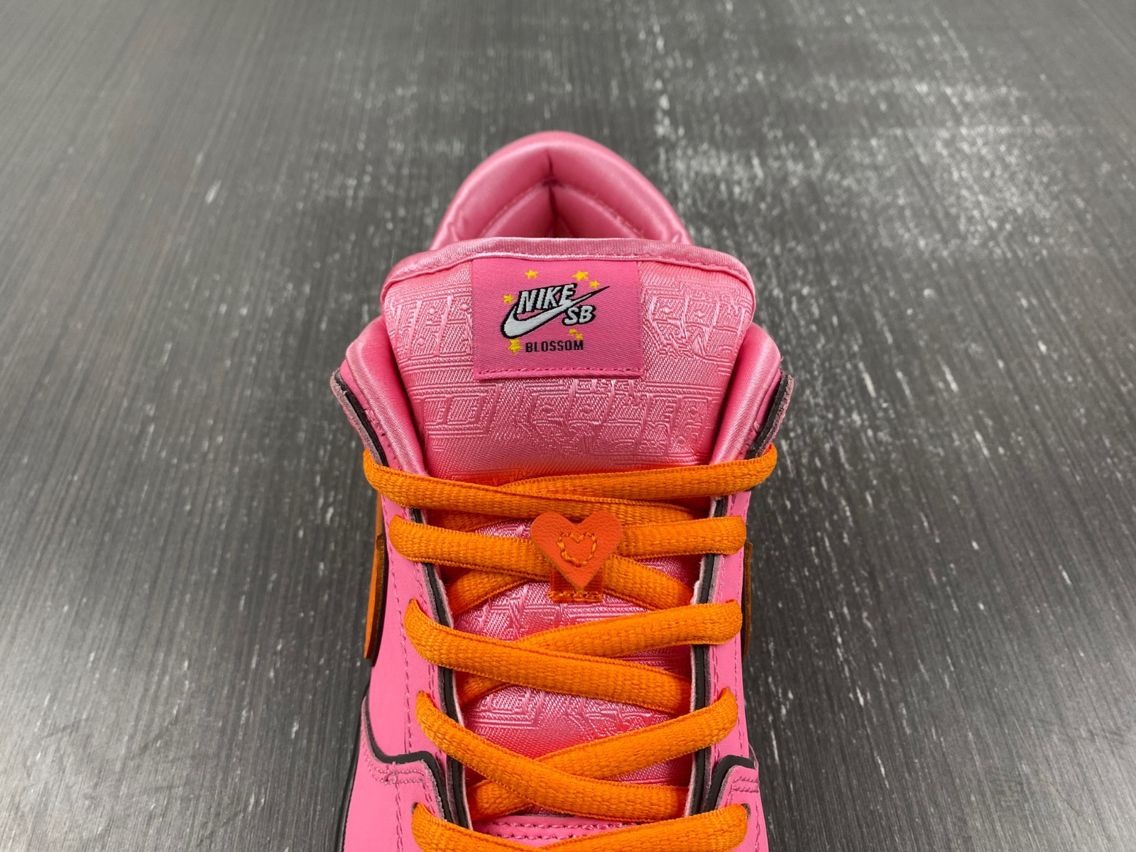 the powerpuff girls x nike sb dunk low blossom fd2631-600