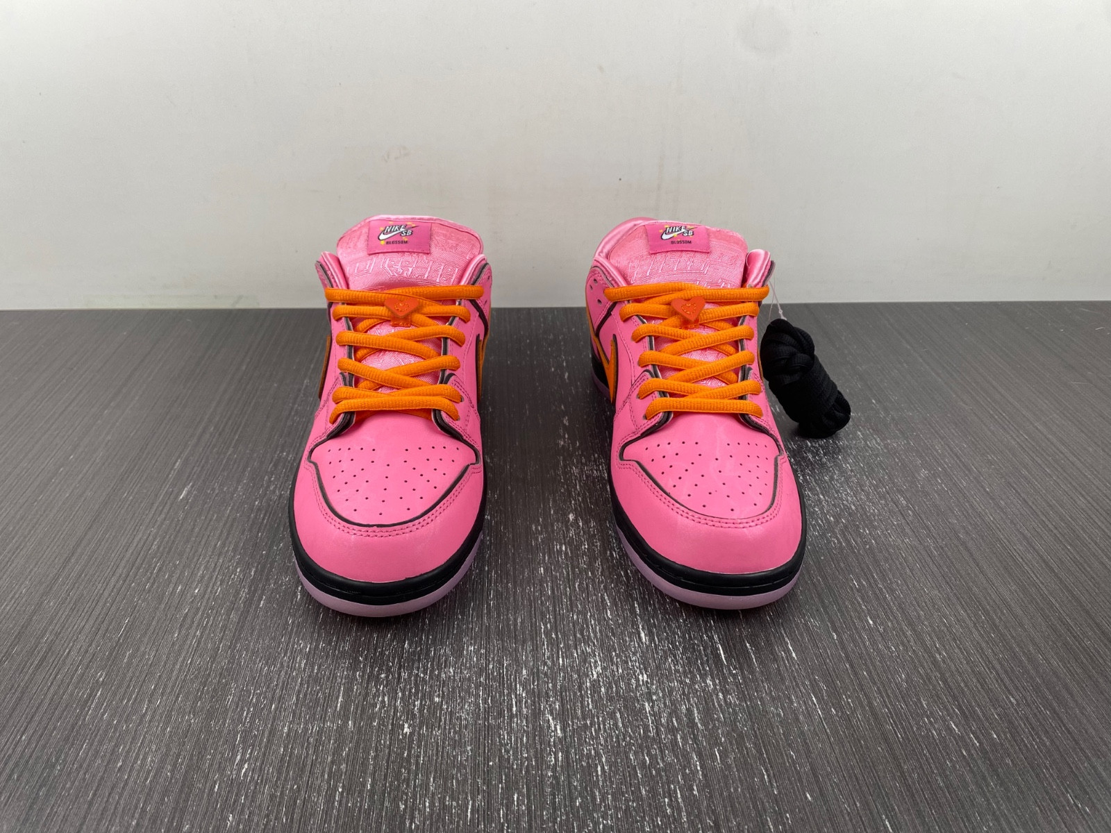 the powerpuff girls x nike sb dunk low blossom fd2631-600