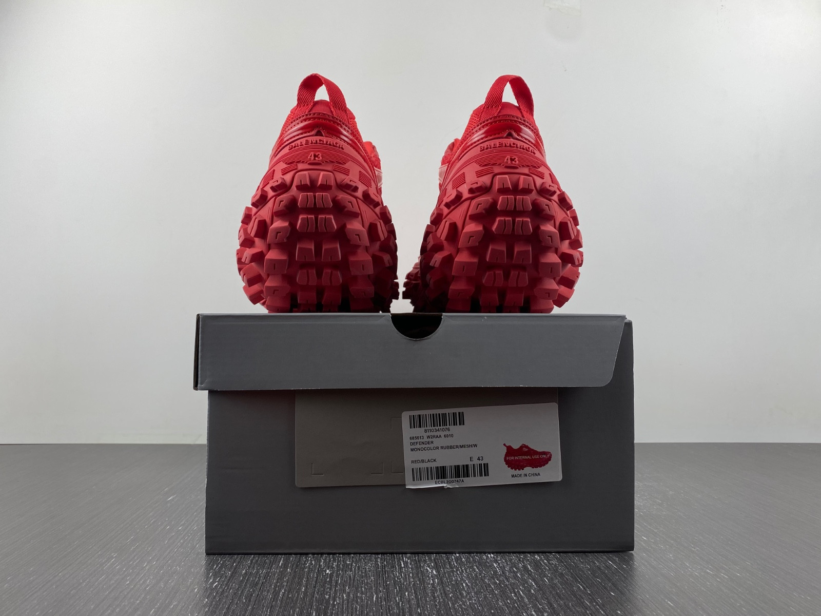 Ba*len*cia*ga defender sneaker