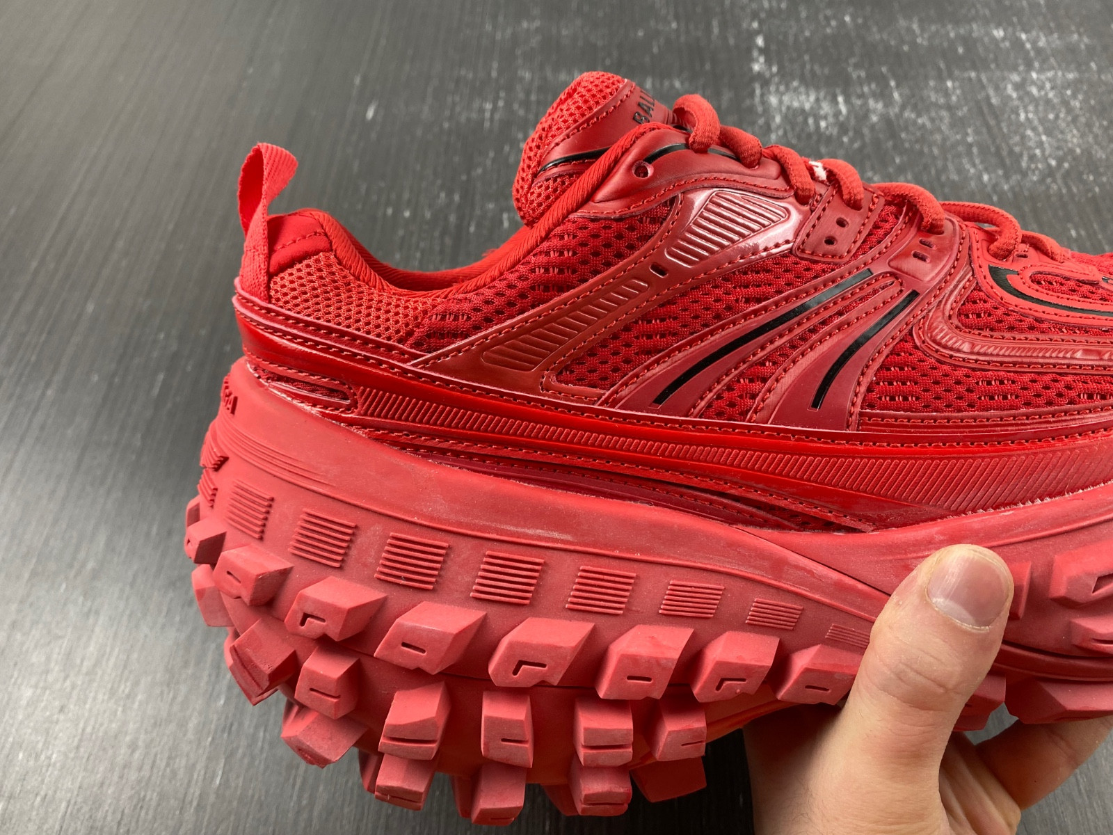 Ba*len*cia*ga defender sneaker