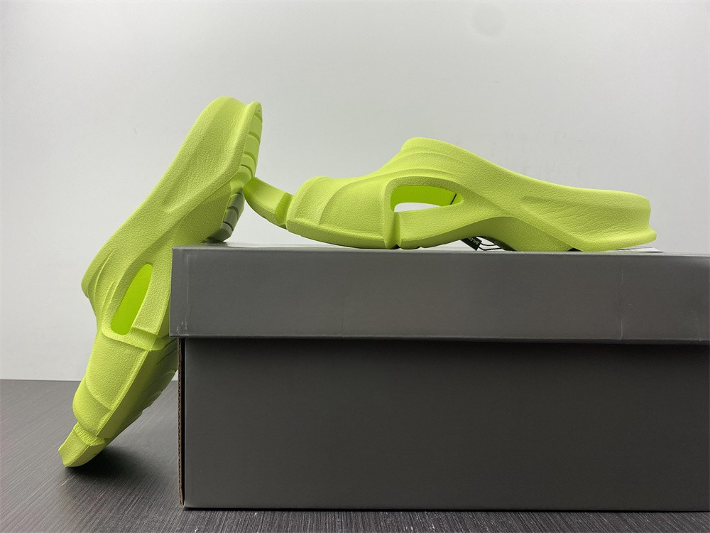 Ba*len*cia*ga mold slide sandal fluorescent green
