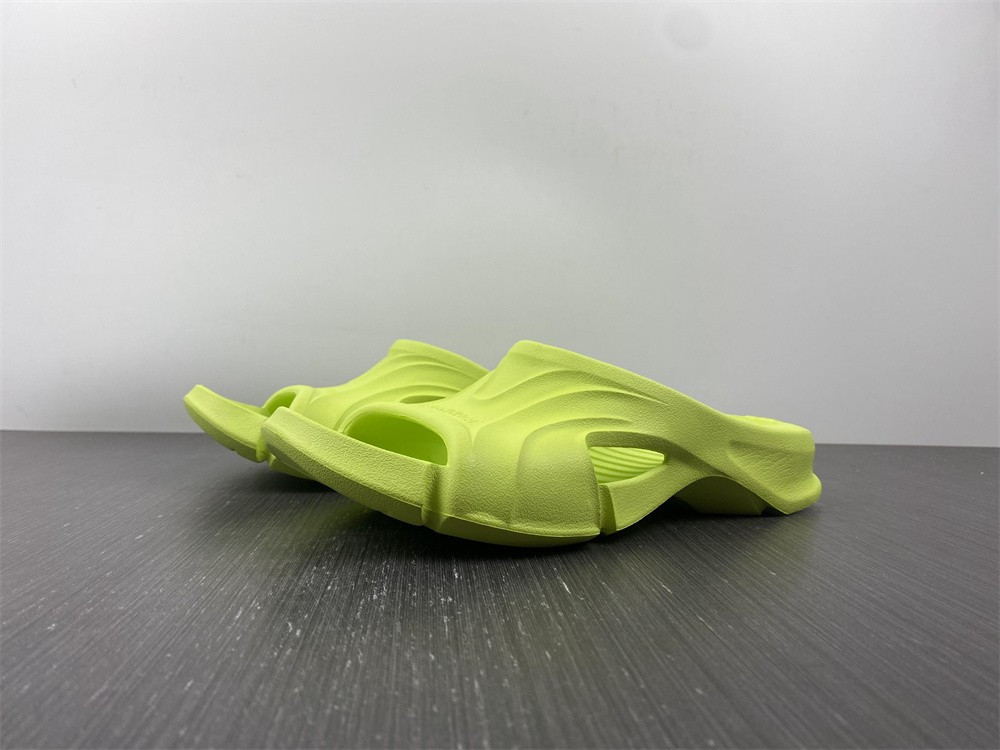 Ba*len*cia*ga mold slide sandal fluorescent green