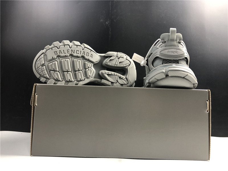 Ba*len*cia*ga track all grey