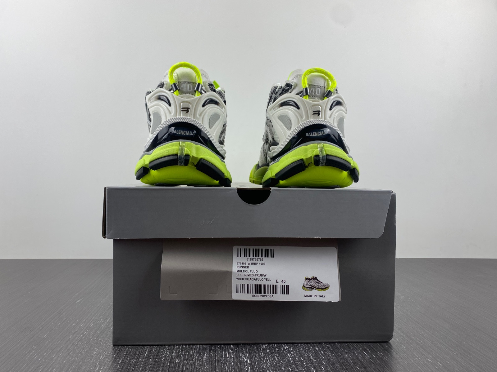 Ba*len*cia*ga runner sneaker